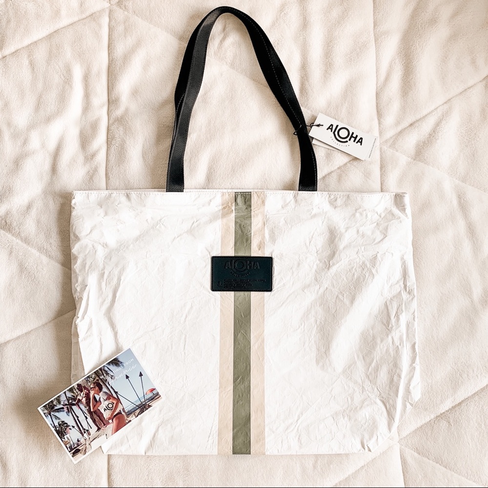 ALOHA COLLECTION DAY TRIPPER